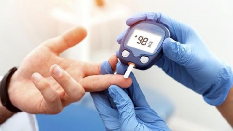 Diyabet hastalarına uyarı: Bayramda kan şekeri düşüklüğüne dikkat
