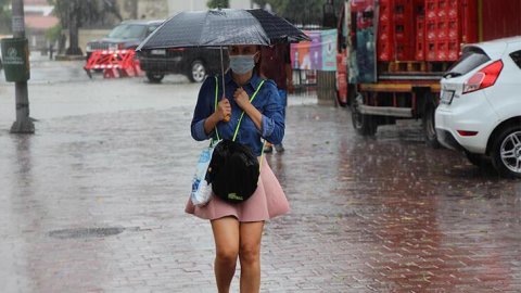 Meteoroloji’den İstanbul dahil 16 il için gök gürültülü sağanak yağış uyarısı