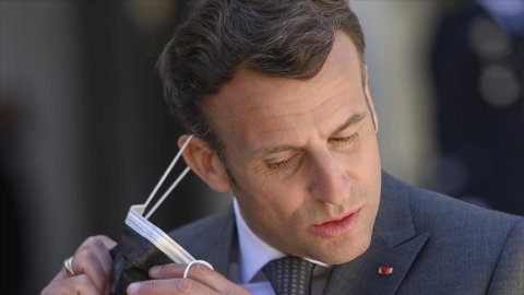 Macron cep telefonunu ve numarasını değiştirdi