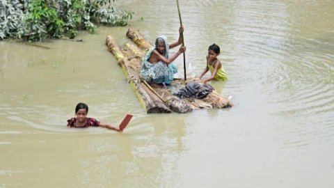 Hindistan'ın Maharaştra eyaletinde sel ve heyelanlarda hayatını kaybedenlerin sayısı 136'ya yükseldi