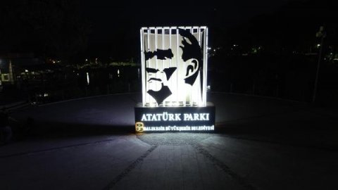 Balıkesir parkına Atatürk silüeti yapıldı