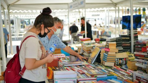 Beşiktaş Belediyesi Edebiyat Kitap ve Plak Festivali başladı