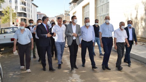 CHP heyeti, Elazığ'daki deprem konutlarını inceledi