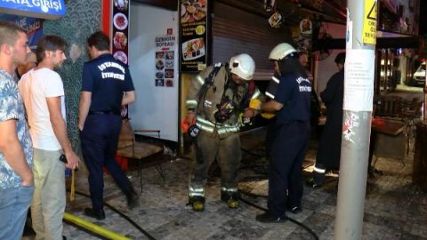 Kadıköy'de 3 katlı restoranda patlama sonrası yangın 