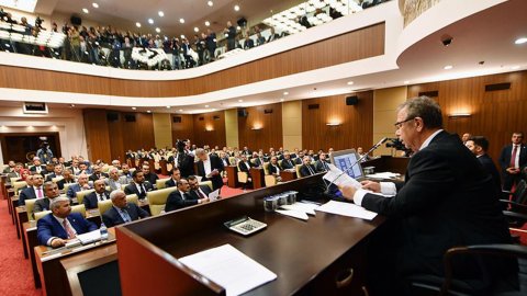 Ankara Büyükşehir Meclisi’nde AKP ve MHP’li üyeler aylık 2.5 milyon TL gelire “hayır” dedi