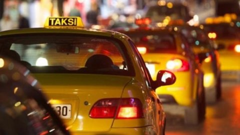 İstanbul'da dolmuş, minibüs dönüşümü başladı: Bin yeni taksi geliyor