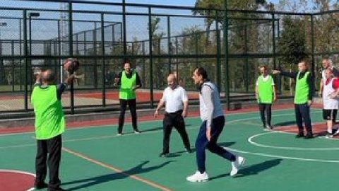 Saray'da Erdoğan'dan danışmanları ve bakanlar ile basketbol maçı
