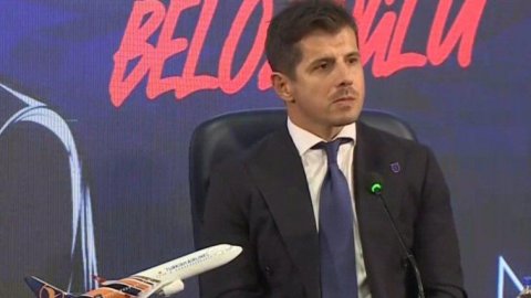 Emre Belözoğlu Başakşehir'e imzayı attı