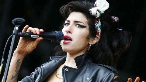Amy Winehouse'un eşyaları satışa çıkıyor
