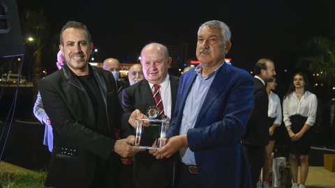 Başkan Zeydan Karalar’dan Haluk Levent’e Onur Ödülü