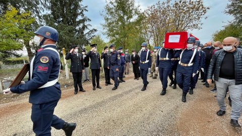 Tunceli'de kalp krizi sonucu vefat eden askerin cenazesi Osmaniye'de defnedildi