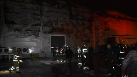 Kırıkkale'de soğuk hava deposunda yangın