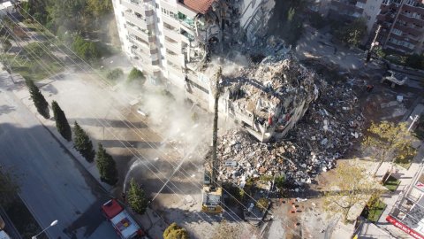 İzmir depreminde yıkılan Cumhuriyet Sitesi davası sanıkları için hapis istemi