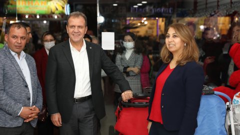Mersin Büyükşehir Belediye Başkanı Vahap Seçer, Silifke’de esnaf ve muhtarlarla buluştu