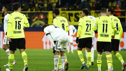 Beşiktaş, Borussia Dortmund'a deplasmanda farklı yenildi: 5-0