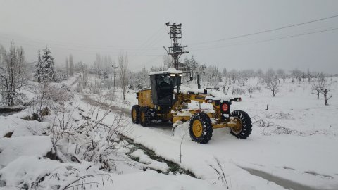 Mersin Büyükşehir’den karla mücadele çalışması