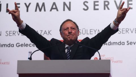 Süleyman Sazak zehir zemberek sözlerle MHP’den istifa etti