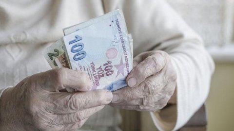 SSK ve Bağ-Kur emekli maaşlarına 'tatil' düzenlemesi
