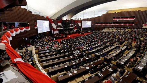 Meclis sözcüsü açıkladı: Endonezya’nın başkenti taşınıyor