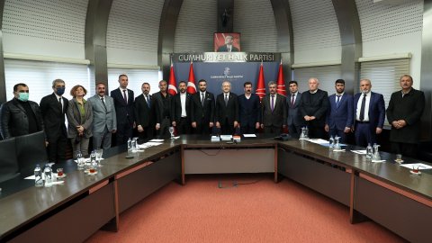 Siyaset kulislerini hareketlendiren gelişme: Cumhuriyet Halk Partisi'ne AKP'den yeni katılımlar