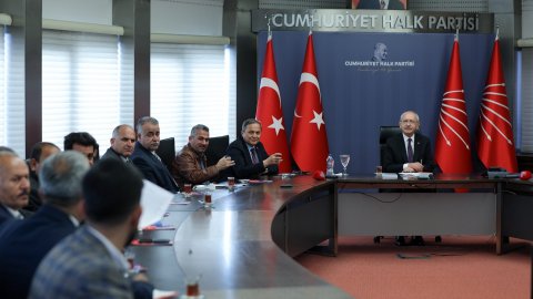 CHP lideri Kemal Kılıçdaroğlu muhtarlarla bir araya geldi