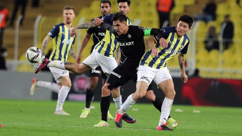Fenerbahçe, Altay'ı 2-1'le geçti