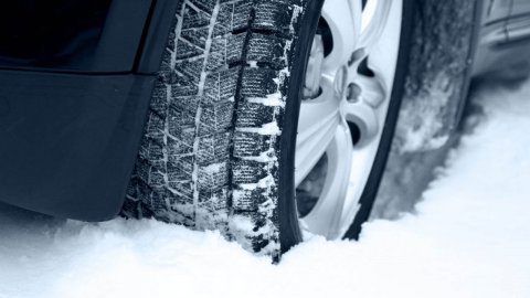 Emniyet Genel Müdürlüğü'nden sürücülere 'kış lastiği' uyarısı