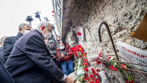 CHP Genel Başkanı Kemal Kılıçdaroğlu katledilişinin 29'uncu yılında Uğur Mumcu'yu andı