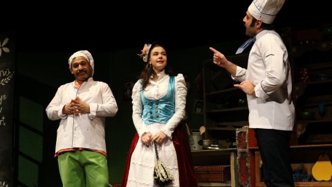 Bodrum'da öğrencilere tiyatro etkinliği devam ediyor