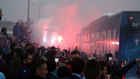Trabzonspor kafilesi 40 dakikaya stadyuma ulaşabildi