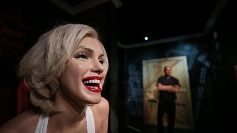 Andy Warhol'un Marilyn Monroe portresi 195 milyon dolara satıldı