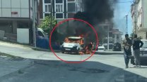Arnavutköy'de park halindeki araç alev alev yandı