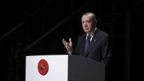 Erdoğan: Kalabalıklar içinde tek kalsak da mücadele vereceğiz