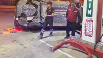 Mardin'de otomobil, akaryakıt istasyonuna daldı: 3 yaralı