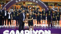 Fenerbahçe Safiport, seride 3 galibiyete ulaşarak şampiyon oldu