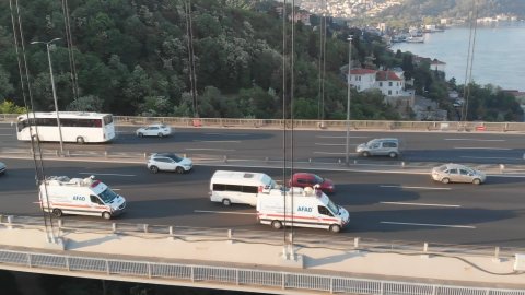 İstanbul'da deprem tatbikatı yapmaya hazırlanan AFAD konvoyu FSM Köprüsü'nden geçti