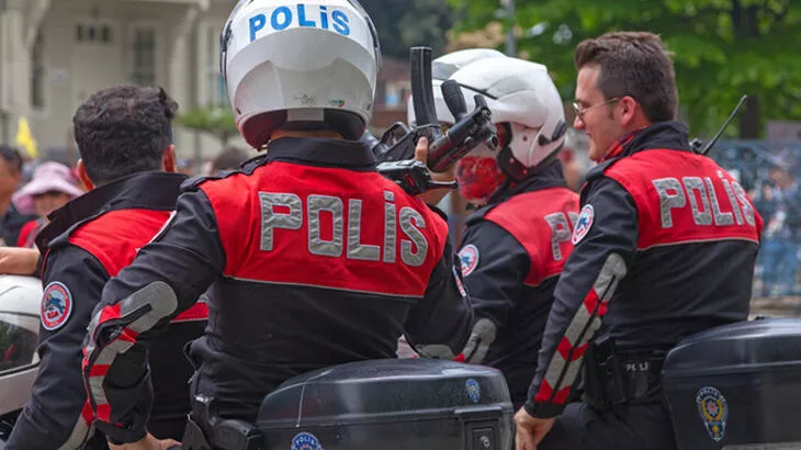 İstanbul’da iki liseli, “Cumhurbaşkanına hakaret” iddiasıyla okullarından gözaltına alındı