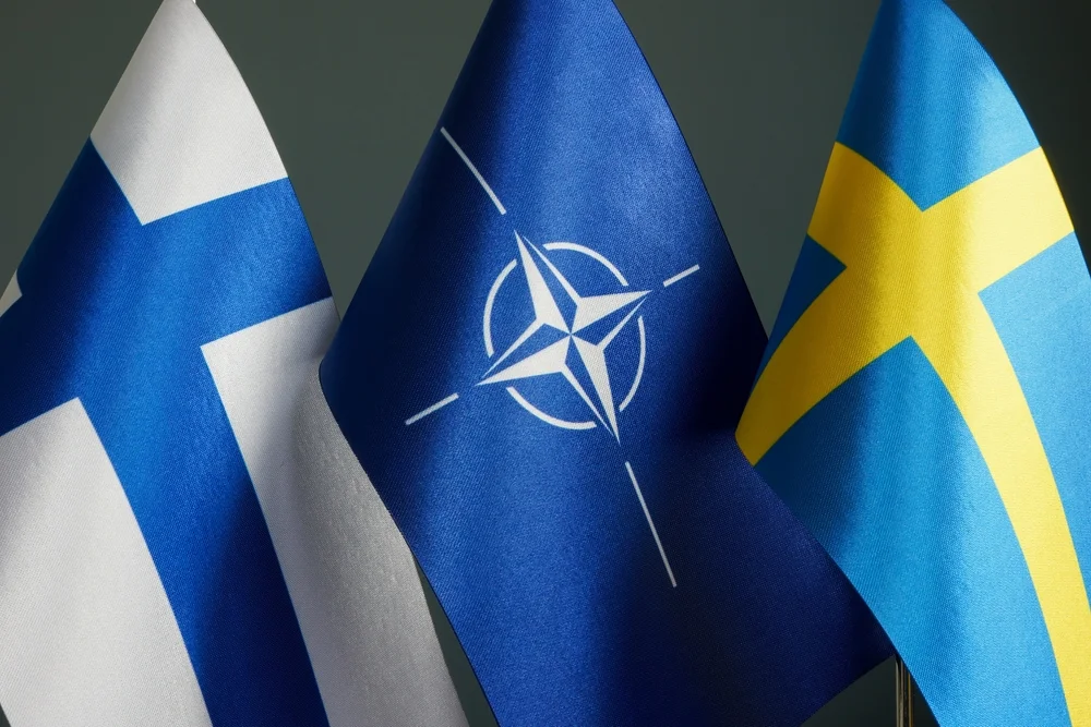 Finlandiya ve İsveç resmen NATO'ya başvurdu