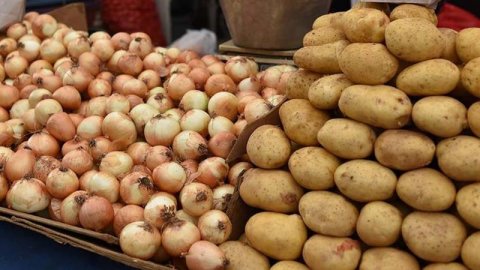 Patates ve soğan almak bile lüks oldu: ''Patatese yüzde 386, soğana yüzde 261 zam geldi''