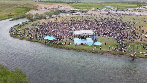 Fazıl Say'ın Munzur Nehri kıyısında verdiği konseri binlerce kişi izledi
