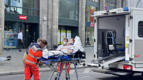 Berlin'in batısında bir araç kalabalığa daldı: 1 ölü, 30 yaralı!