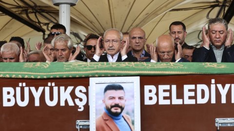 Ankara'daki selde hayatını kaybeden CHP'li İlkay Yiğit son yolculuğuna uğurlandı: Cenazeye Kılıçdaroğlu da katıldı