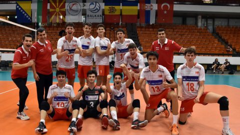 U-18 Erkek Voleybol Milli Takımı namağlup Balkan Şampiyonu