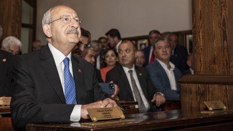 CHP Genel Başkanı Kılıçdaroğlu, Erzurum Kongresi'nin yapıldığı binayı ve esnafı ziyaret etti