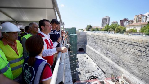 İBB Başkanı İmamoğlu'ndan yapımı süren metrolarla ilgili açıklama: "Yolumuza devam edeceğiz"