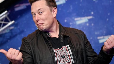 Elon Musk'tan Twitter'a:  Dolandırıcıllar