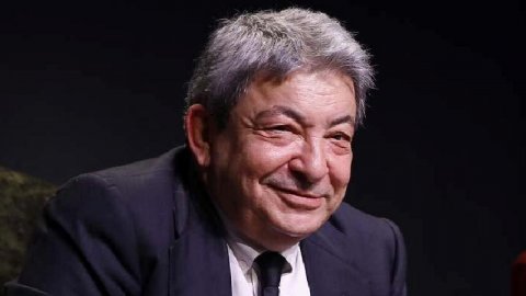 Gazeteci Hamdi Türkmen vefat etti