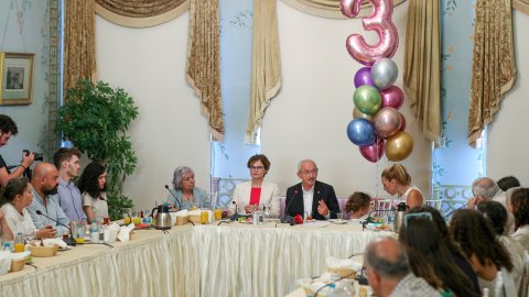 Kılıçdaroğlu Gezi aileleri ile doğum günü kutlamasına katıldı