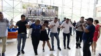 Muratpaşa Belediyesi toplu iş sözleşmesinin imzalanmasını işçilerle kutladı