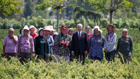 CHP lideri Kılıçdaroğlu Yalovalı çiftçilerle bir araya geldi